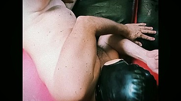 Games with a sex machine and my ass in SexQuestRoom.