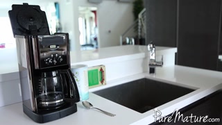 Husband Pounds Bored Wife's Wet Twat Before Breakfast