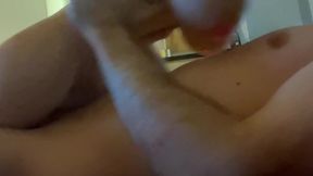 Je joue avec ma poup&#x00E9;e coquine