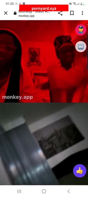 Curious amateur flashes public reaction