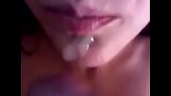 pompino e sborrata in bocca. blowjob and cum