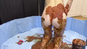 Food Sploshing with a Sex Toy Orgasm