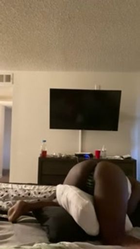 Look at my huge ass while I hump my pillow