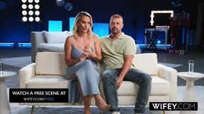 Wifey Cock-hungry Blonde Hotwife Sadie Rose Gets Creampied in Front of Hubby