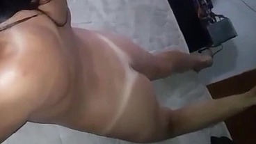 Gata chupou muito e ficou com nojinho com porra na boca