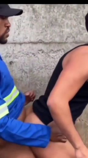 Cruising behind the wall   Clip 2