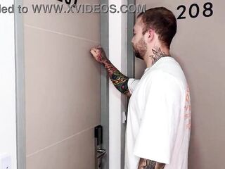 I GET HIM SEXY OVER A EPISODE CALL AND HE ENDS UP COMING TO MY HOUSE TO FUCK ME DELICIOUSLY - LA ROLA