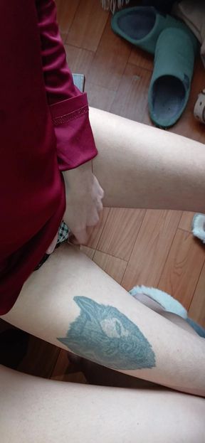 My Classmate and I Masturbate Riskily Under the Table in Class