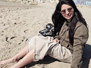 Cheating Girlfriend SCREWS Stranger In PUBLIC Bath!