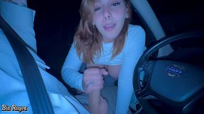 Garota de programa chupando de gra&ccedil_a no meio da rua