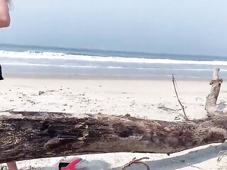 A woman from the beach makes me ejaculate in front of everybody...