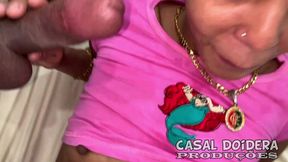 tio levou o amigo pra foder sua sobrinha novinha enquanto sua mae nao estava em casa