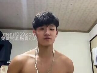 薄肌腹毛帥哥笑容滿面居家採訪堅挺粗硬大屌高能噴射