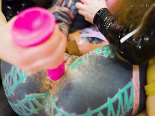 Lesbo Domination in Latex & Sex-toy Banging with Anuskatzz & Miss Medea