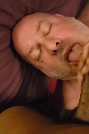 Cum Fountain! BBC Gives Bear Huge Facial and He Jerks off