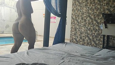 FUCKING OLD GIRL WITH NICE ASS IN THE HOTEL POOL
