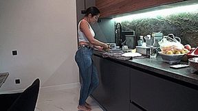 Thumb Preview Wet in jeans (1920x1080 HD) MOV