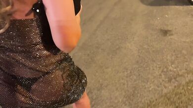 my holiday walk ends with a blowjob in a public parking lot with a stranger