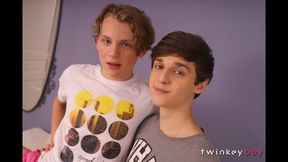 TwinkeyBoy - Tom Pounded By Stiff Uncircumcised Manmeat