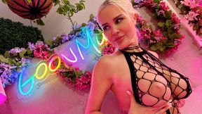 Elisa Bethann Gets 5 Loads of Cum!