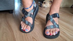 Changing sandals on my cute, pedicured feet