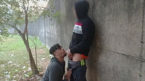 Os machos me fizeram de deposito de porra nas trilhas