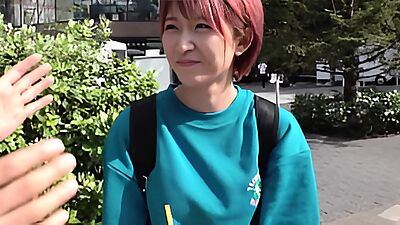 Cute face, tough! tough! tough! Truly a sex beast! ! Show me your charm! Leak it! I'll make the most of it! Wearing 2 erotic costumes, they mess around all over the room! Part1