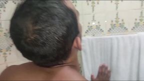 Ficou por ultimo no vestiario para trepar com o pedreiro da pica grossa