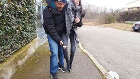 Miss Annika e Mister Dark stanno tornando a casa , da una passeggiata, quando ad un tratto AI, CHE MALE, Annika prende una storta slogandosi la caviglia un'altra volta. Mmmmmm.. Mister Dark : ci risiamo cosa hai fatto.. fa vedere e poi.....