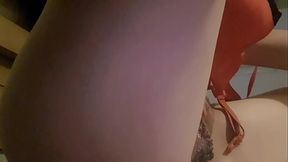 BEM MOLHADINHA COM BUCETA ABERTA , FUMANDO UM CIGARRO EXIBE SEU CORPO BEM SAFADA .... GOSTOSA