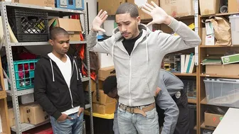 Ebony studs Mendoza Monroe and Darian Foster bareback threesome with Drake Magnum