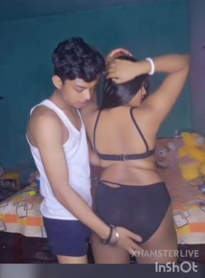 Sexy babhi fucking in saree with drinks