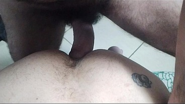 O puto veio de longe para levar rola. Ele se entregou para mim gostoso.