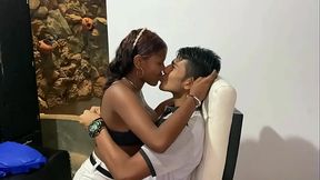 voy a cortarme el cabello y termino follando bien duro con el estilista