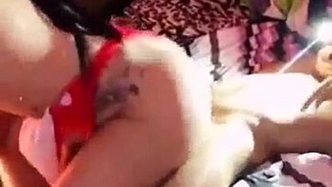 UNA GRANDE Y DELICIOSO VERGA TODA EN MI CULO