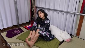 beautiful japanese kimono model shows off her pussy play skills