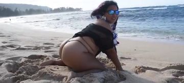 BTS from my OF photo shoot at the nude beach in public.