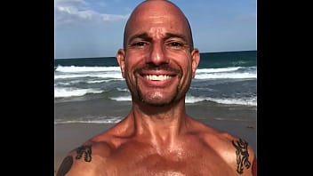BEACH BODY PORNSTAR