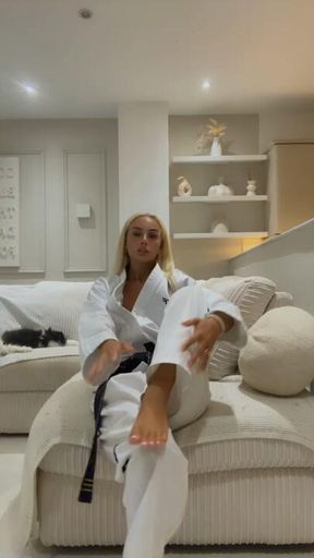 Self worship with toe SUCKING 🦶🏻🥋