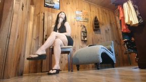 giantess flipflop toe strength