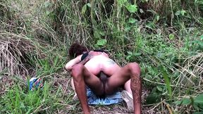 comendo a minha amiga no mato