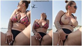 0227 Risky public masturbation on the beach, by the airport