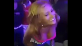 Mujer se desnuda en la Feria de David - Panam&aacute_