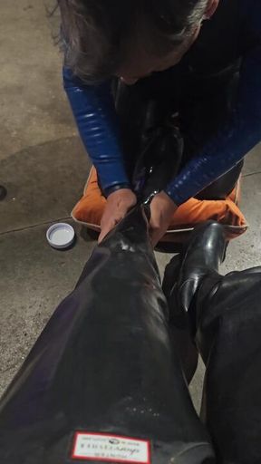 Rubber gimp wader shine
