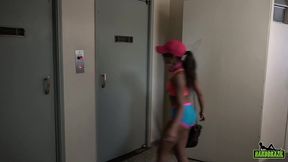 a ninfeta marcella schultz da uma aula de malabarismo no sexo com loupan ela faz posicoes extremas