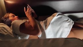 Cheating Wife Gets Publicly Cummed on by Stranger on the Train