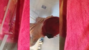 petit coucou en live sous ma douche ce matin. bisous les loulous