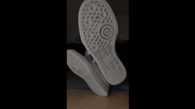 You like nylon socks and feet Watch her soak in her own stinky shoes