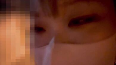 A night walk while putting a remote control vibrator on my Japanese girlfriend My first toilet sex