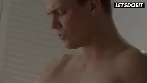 Bubble Butt Brazilian GF gives sensual morning sex